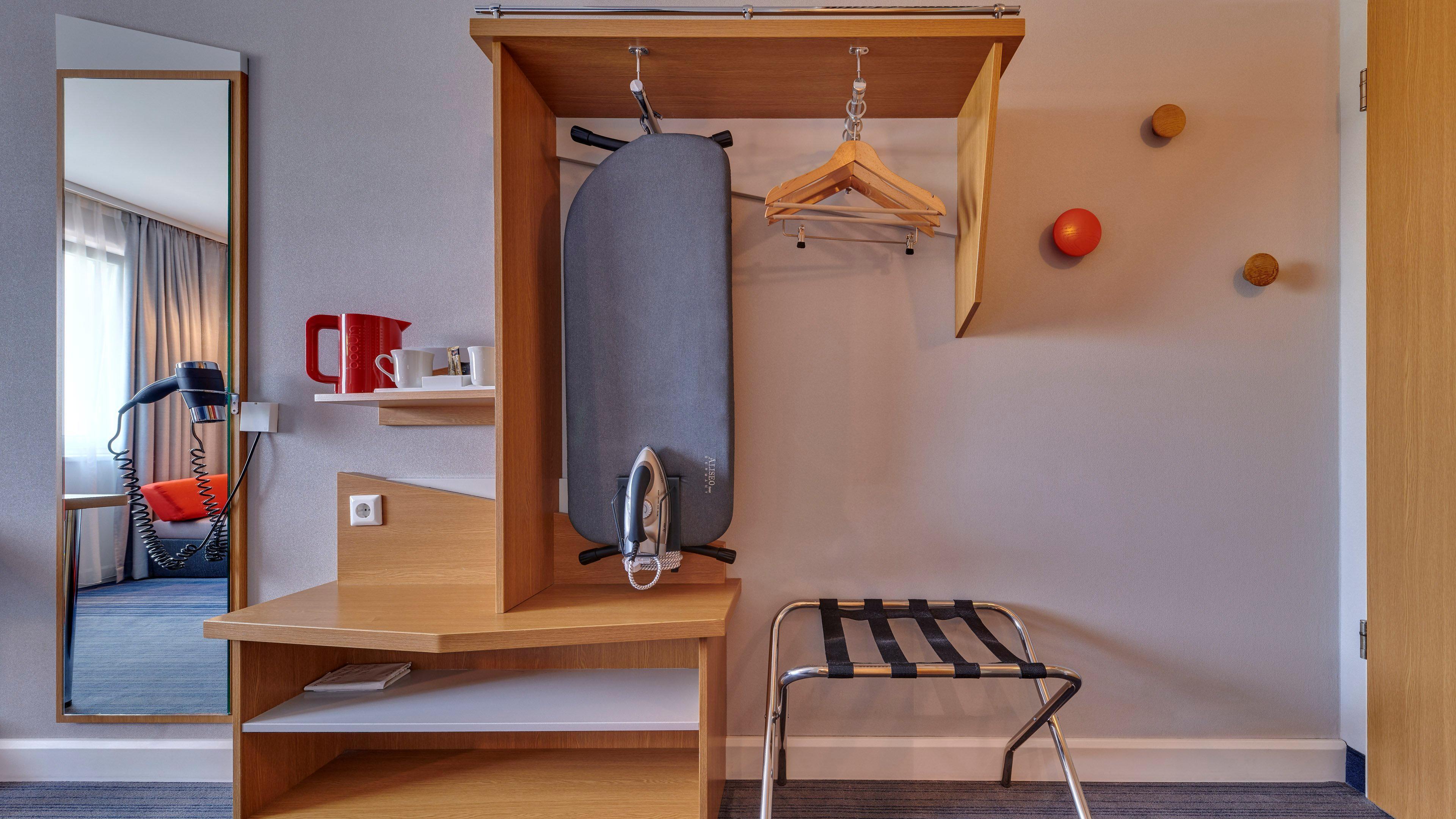 Holiday Inn Express Cologne Muelheim By Ihg Exteriör bild